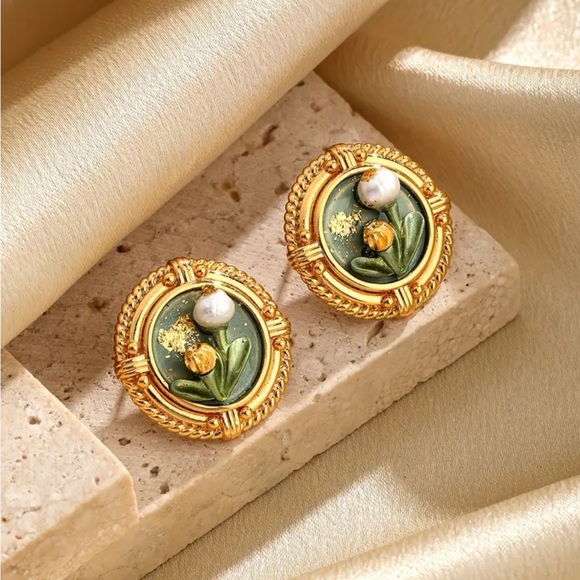 Jewelry - Gold Plated Freshwater Pearl Flower Stud Earrings